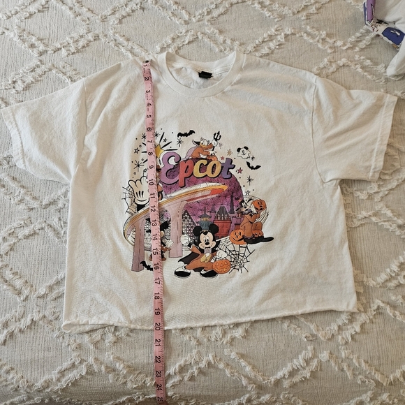 Disney Epcot Halloween Boozin' Around The World Couples T-shirt Set M/XL - Picture 2 of 6